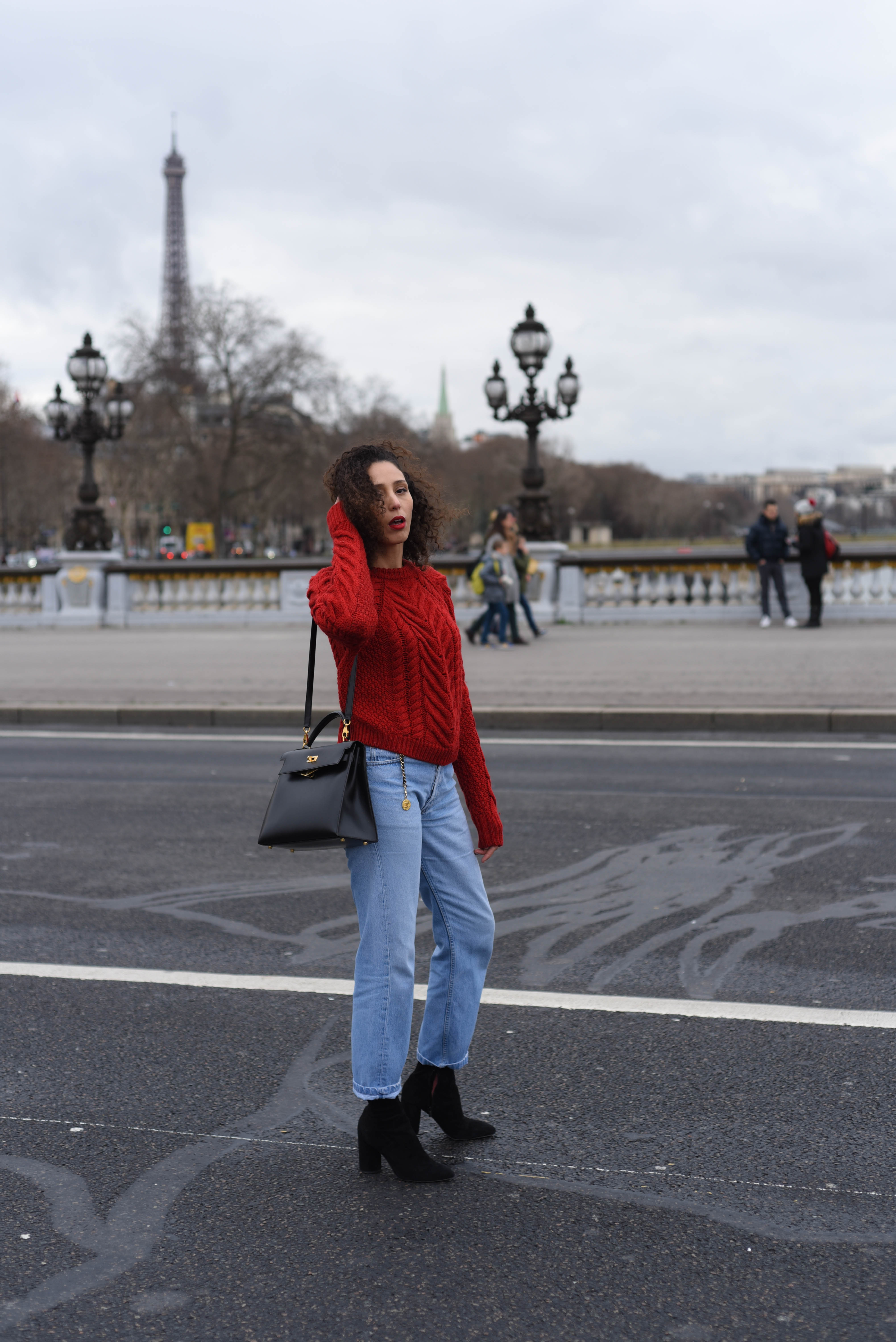 Le pull rouge - Ithaa